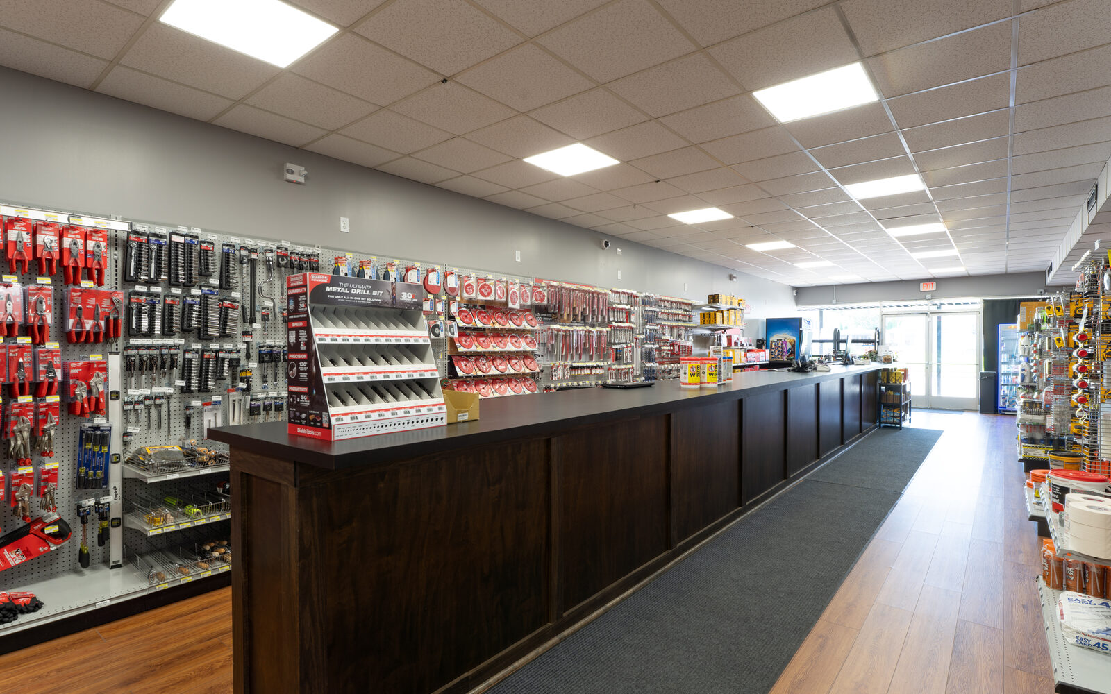 Break-even point for a retail store, with worked math